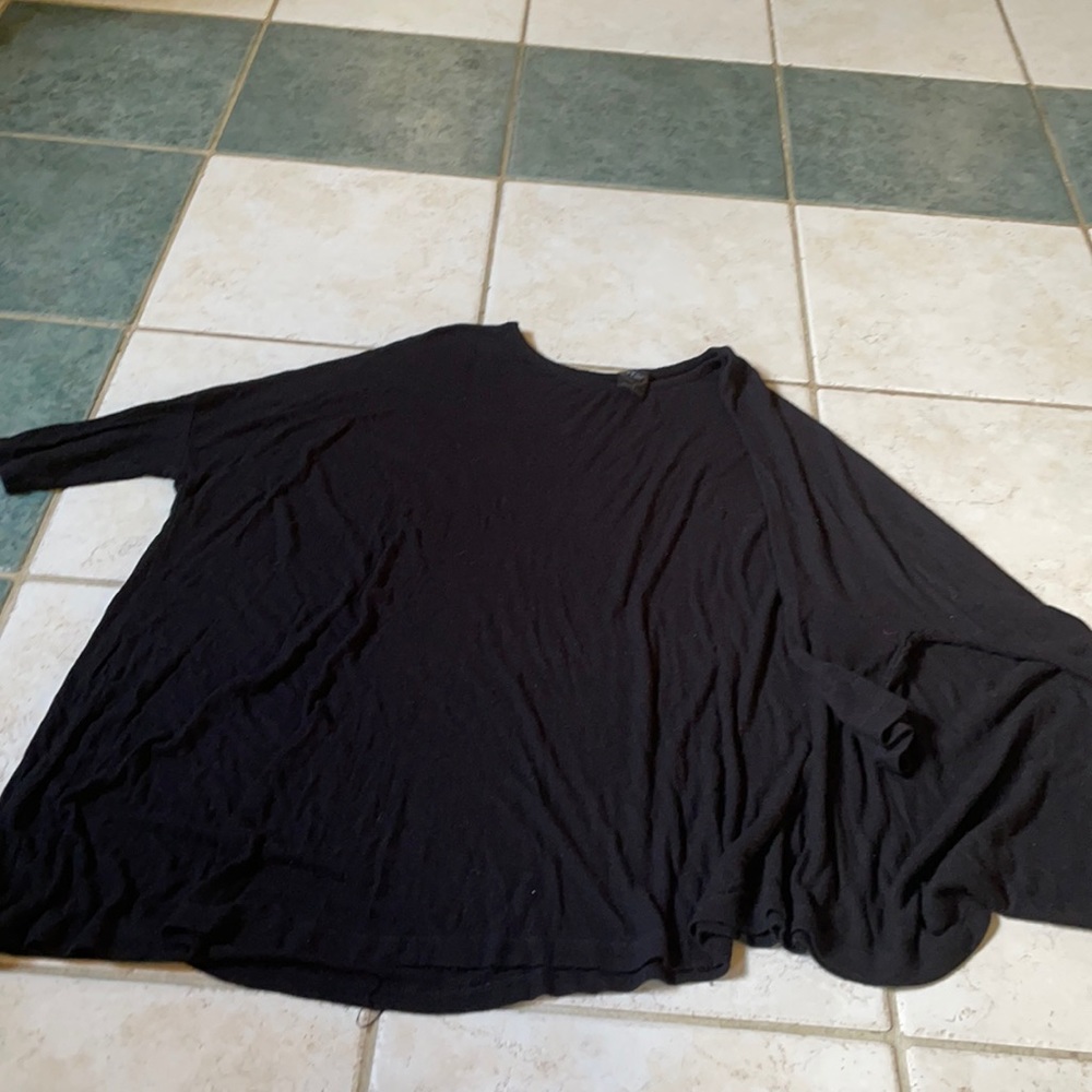 Black ribbed shirt